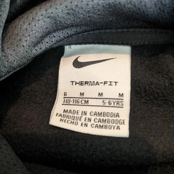 ⭐2/$25⭐New! Kids 6/7 Nike Black and white pullover hoodie Dri-Fit Therma-Fit - Picture 3 of 5